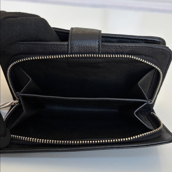 CHANEL Black Wallet with Silver Logo - Picture 8 of 11